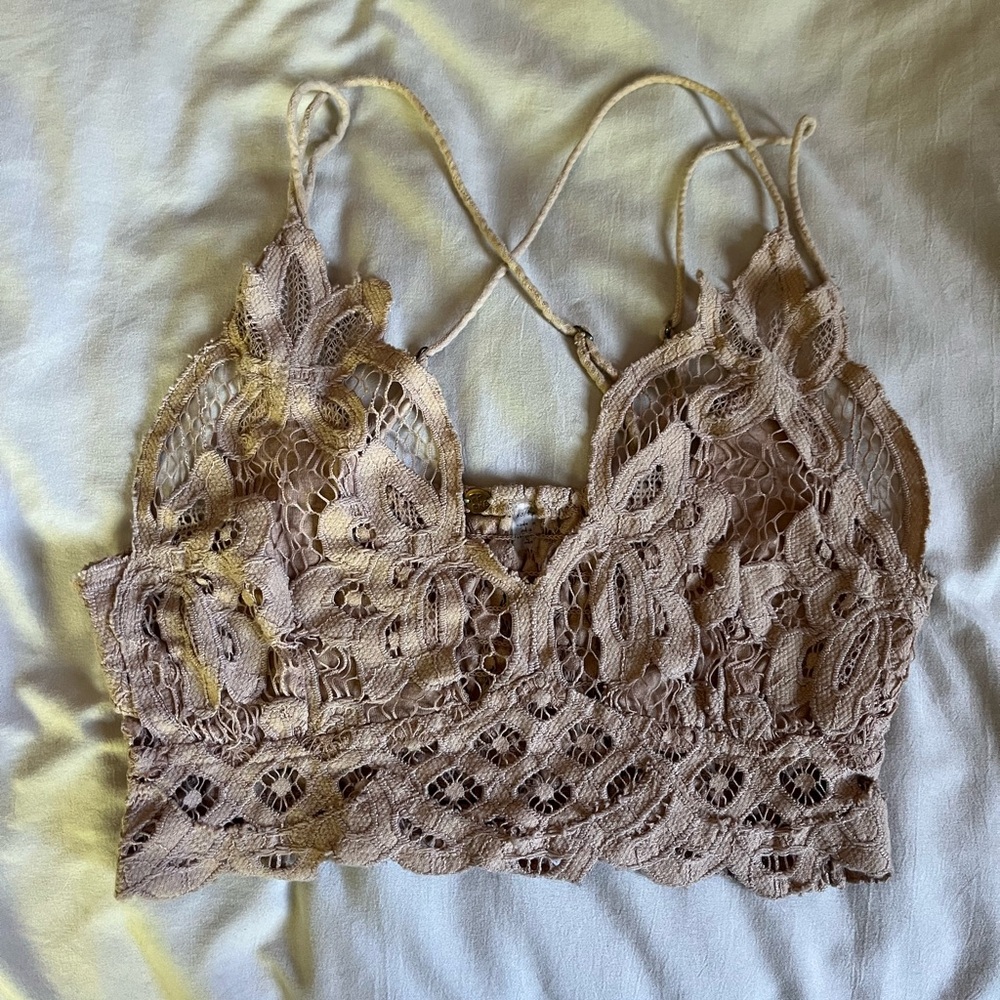Beautiful lace bralette, nude